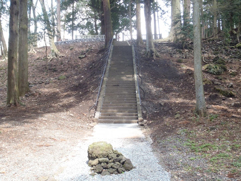 富士山世界遺産　山宮神社階段補修