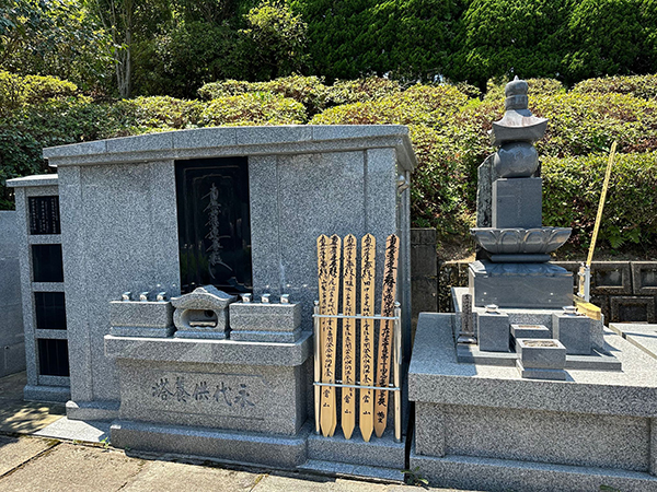 蓮長寺　永代供養塔